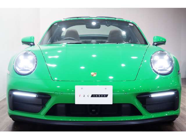 純正オプションカラー：パイソングリーン(￥452,000)！！このカラーは既に新車ではオーダーが出来ませんので希少です！！