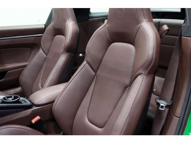 純正オプションのアダプティブスポーツシート(18Way電動調節)メモリーパッケージ付き(￥437,000)装備！！