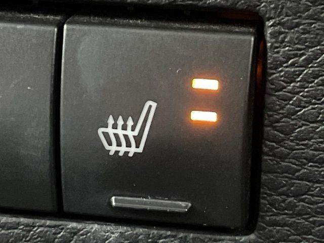●フロントシートヒーティング：運転席・助手席共に2段階で調節が可能なシートヒーターを装備しております。季節を問わず快適にご使用いただけます。