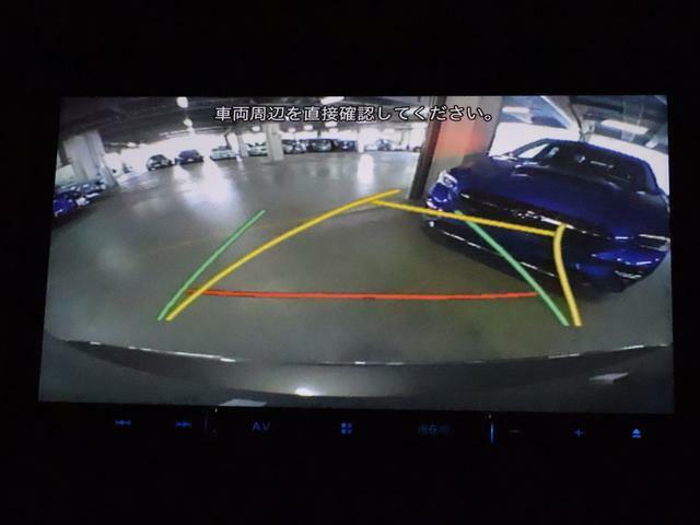 リヤビューカメラ装備。不慣れな場所での駐車もこれさえあれば安心です。ガイド線が表示されますので、車庫入れがスムーズに行えます。
