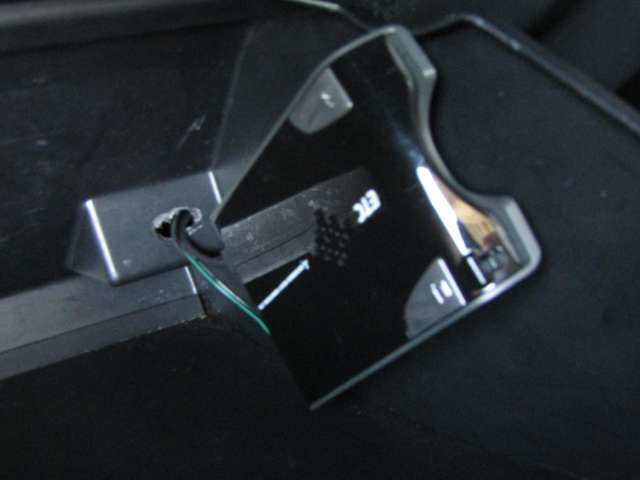 当社にてタイヤ交換も承っております●新品タイヤから中古タイヤやスタッドレスタイヤ等も当社でお安く承りますよ●もちろん社外アルミホイールの取付も承っております●お気軽に当店スタッフまでご相談下さいね●