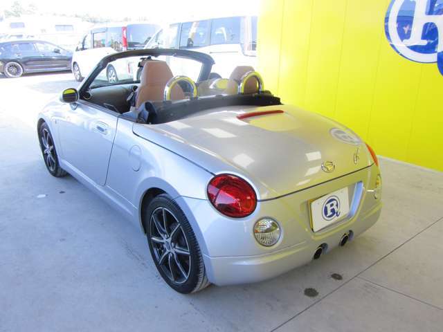 当社にてタイヤ交換も承っております●新品タイヤから中古タイヤやスタッドレスタイヤ等も当社でお安く承りますよ●もちろん社外アルミホイールの取付も承っております●お気軽に当店スタッフまでご相談下さいね●