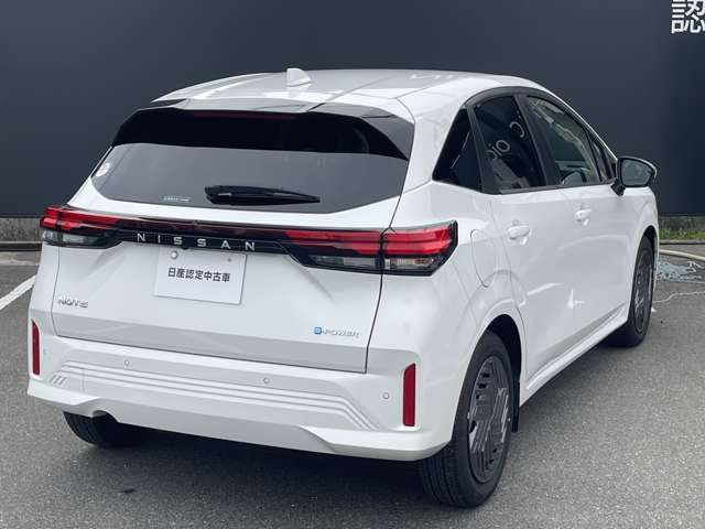 プライバシ-ガラスが装備されています。外を見るときは気にならずに、後方車両から車内が見えにくい設計です。