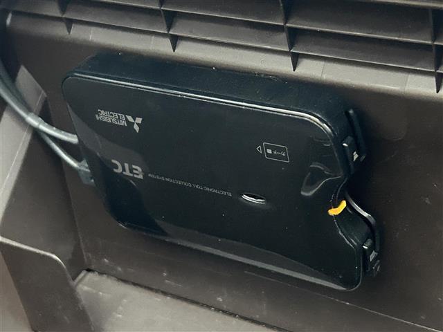 ◆【ETC】有料道路を利用する際に料金所で停止することなく通過できる、ETC車載器（ノンストップ自動料金収受システム機器）が装備されています。セットアップを行うことで利用可能になります。