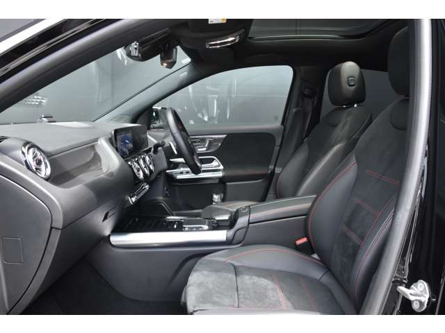 「カーセンサーを見て電話しました」とお伝えください。お車の車両状態(装備内容・キズ)は店舗直通【 073-435-5300 】までお電話お待ちしております。全国納車可能です。納車方法に関してもお気軽にご相談ください。