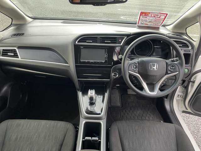 当店でお車をご購入いただき、さらに「有料保証」プランにご加入いただくと、特典としてオイル交換10回分の無料チケットを差し上げます。