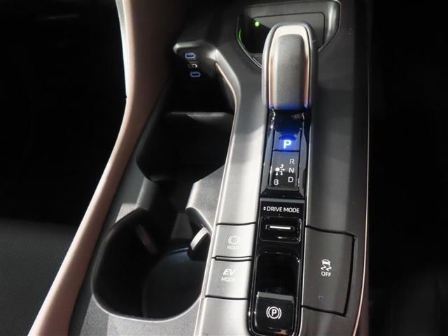 ドライブモードセレクトSPORT/NORMAL/ECO＆電動パーキングブレーキ＆ブレーキホールド