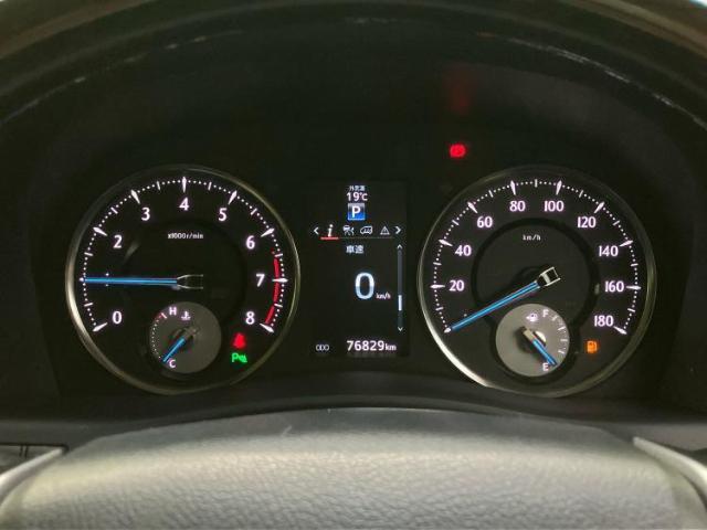 WECARSの展示場では実際に見て、触ってお車をお選びいただけます！知識の豊富な営業スタッフが様々なカーライフをご提案いたします！