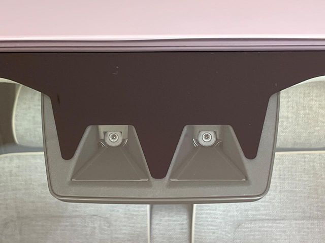 【スマートアシスト】走行中に前方の車両等を認識し、衝突しそうな時は警報とブレーキで衝突回避と被害軽減をアシスト。より安全にドライブをお楽しみいただけます。