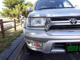 手動式センターデフロック機能を備えるマルチモード（パートタイム）4WD。ミッションは電子制御の4AT。