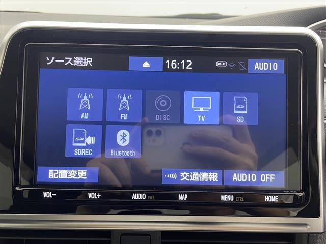 【バックモニター】後ろのカメラの映像をモニターに映し出すことができます！後方の見えない死角や、障害物との距離感をしっかり確認することができます！駐車が苦手な方におすすめです。