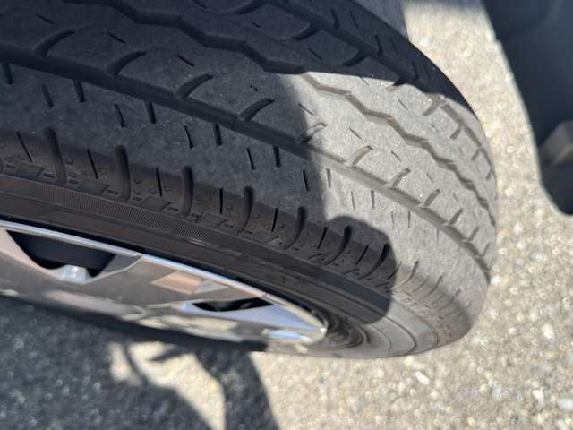 タイヤの溝は、残り5mmです！
