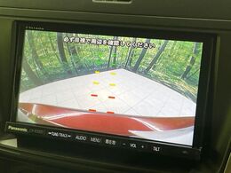 【バックカメラ】駐車時に後方がリアルタイム映像で確認できます。大型商業施設や立体駐車場での駐車時や、夜間のバック時に大活躍！運転スキルに関わらず、今や必須となった装備のひとつです！