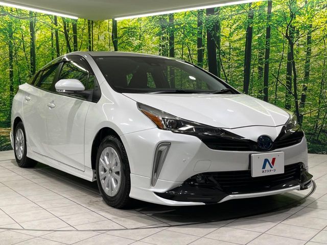 高透明度のガラス皮膜で撥水はもちろん、上質なツヤ・光沢を実現。紫外線や酸性雨から大切な愛車を保護し、色あせ・劣化を防止。「弾スプラッシュコート」、「弾プリミッサコート」からお選びいただけます。