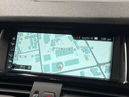 ●純正ナビ:一体感のあるナビは、高級感ある車内を演出してくれます。オーディオ機能も充実しておりますので、運転もより楽しめます♪