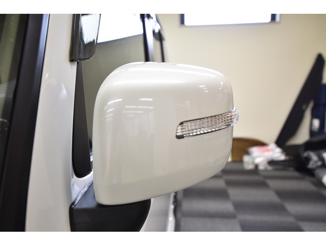 良質なお車だけを厳選して仕入れているので自信がありますなので第3者機関の鑑定評価も付けています。実際のお車を見れなくても安心できる鑑定済み車両です。