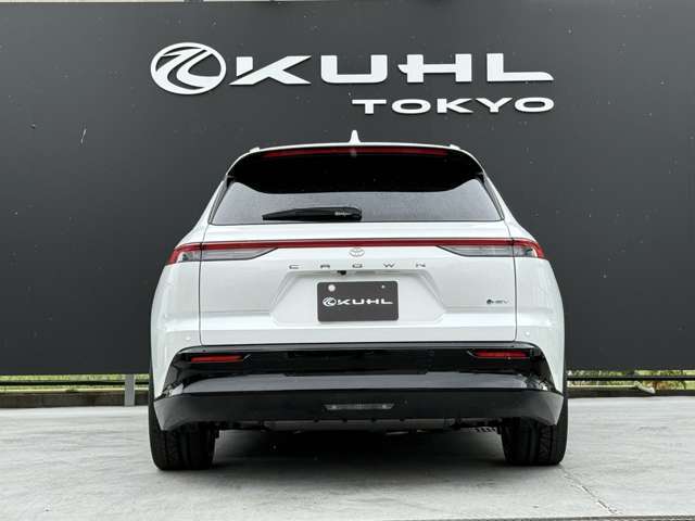 新車だからこそKUHLオリジナルコーティングをおススメしております。新車も屋外に置かれて保管されている場合がございますので納車直前でぴっかぴかにしてご納車させていただきます。