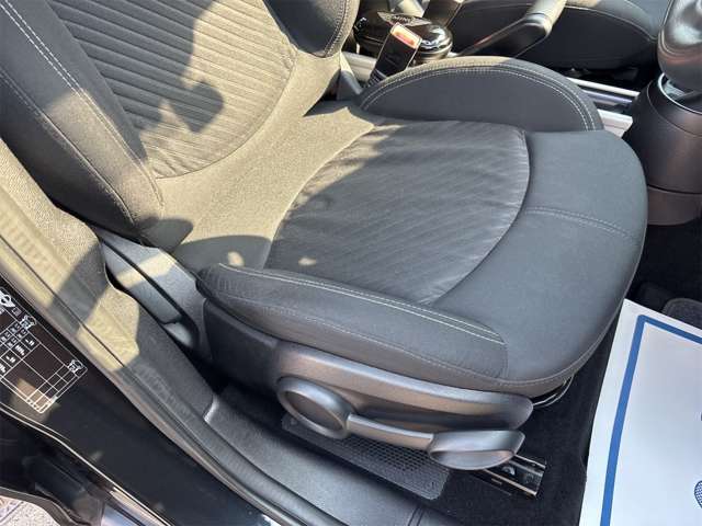 運転席シートリフター