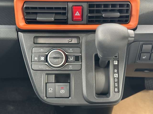 ★5年コーティング（契約時限定）が軽自動車￥39,800円、コンパクトカー￥49,800円、ミニバン￥59,800円で施工出来ます。新車のピッカピカの状態をより長くキープします！