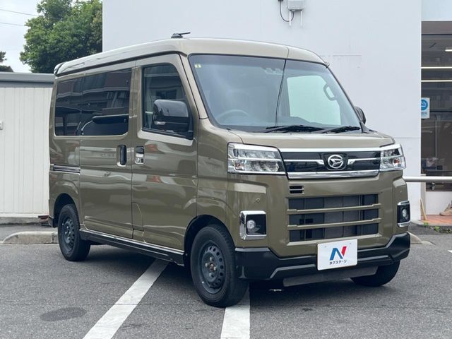 大好評のボディコーティング「弾スプラッシュコート」もご納車までに施工可能。通常のガラスコートと異なる、耐久年数6年の無機質ガラスコーティングが、ボディをキレイな状態に保ってくれます。