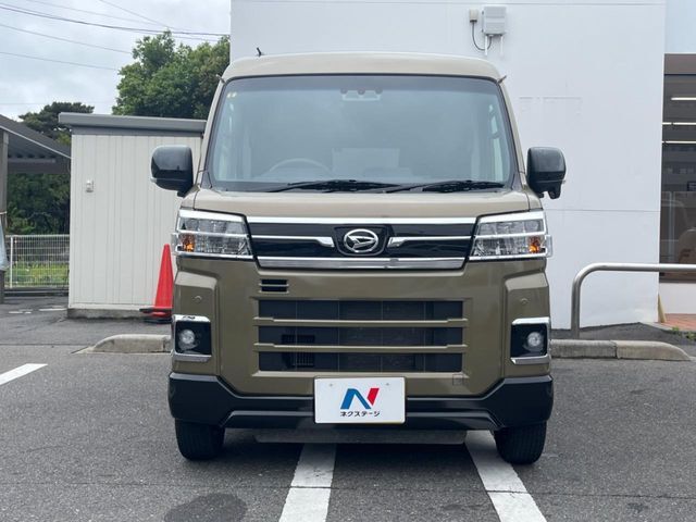 弊社では、全車『修復歴なし』のお車のみ取り扱っております。専任バイヤーによる厳選した仕入れの後、入庫後の車両チェックを行い、ネクステージが認定した高品質な中古車をご提供しております。