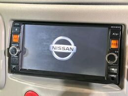 【純正ナビ】人気の純正ナビを装備しております。ナビの使いやすさはもちろん、オーディオ機能も充実！キャンプや旅行はもちろん、通勤や買い物など普段のドライブも楽しくなるはず♪