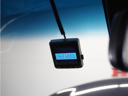 ◆ドライブレコーダー◆映像・音声などを記録する自動車用の装置です。　もしもの事故の際の記録はもちろん、旅行の際の思い出としてドライブの映像を楽しむことができます。