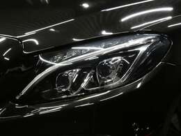 LEDヘッドライトを装備！対向車等を検知し自動的にロービームへ切り替えるアダプティブハイビームアシストも装備しております！TEL：048-307-9933