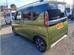 燃料タンクは左側です！