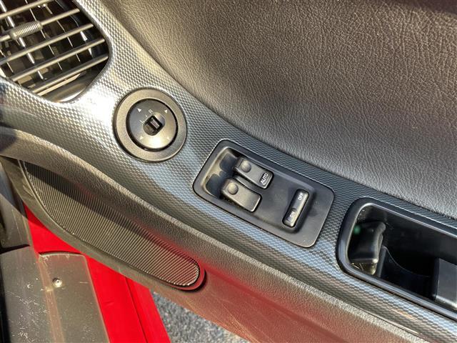 気になる車はすぐにお問い合わせください！画面右側の0066から始まる無料ダイヤルからお問い合わせ下さい！専門スタッフがお車のご質問にお答えいたします！