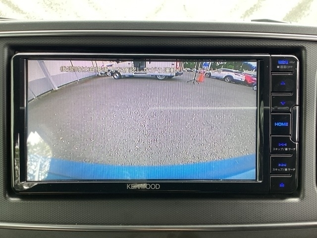 うれしいバックモニター付！後退時の不安感によるストレスから開放してくれます。これで車庫入れも安心ですね^^