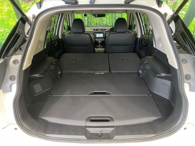 【パワーバックドア】スマートキーや運転席のボタンを押すだけでリアゲートが自動で開閉します！荷物を持っている時や、高い位置にあるバックドアを閉める際に便利な機能です♪