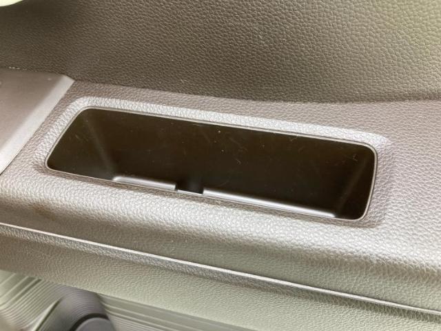 WECARSでは各商談席に大型モニターをご用意しております！見やすい大画面でゆったりと全国の在庫をご覧いただけます！是非ご来店お待ちしております！