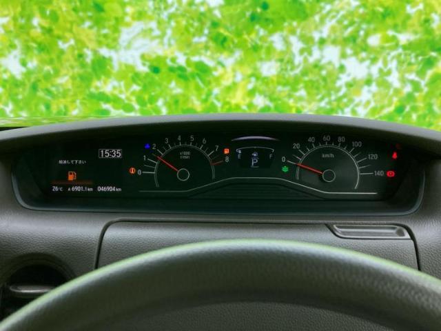 WECARSの展示場では実際に見て、触ってお車をお選びいただけます！知識の豊富な営業スタッフが様々なカーライフをご提案いたします！