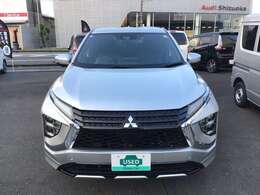 静岡インター道沿いの店舗になります。常時10台以上を展示しております、三菱車以外のお車もお取り扱いがあります。是非お気軽にお越しください。