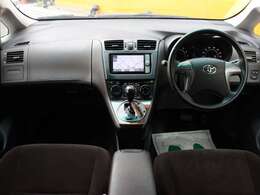 スッキリとしたらしいマークXジオらしいデザインのダッシュ回り！フロントビューの視認性もよく運転しやすいと思います★