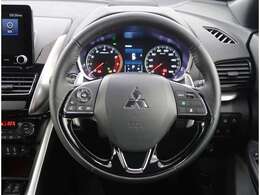 本革巻ステアリングホイール　ハンドルヒーター装備