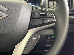 【アダプティブクルーズコントロール】高速道路での長距離走行が楽に！！自動で速度を保つクルーズコントロールが、衝突軽減システムと連携し、前方の車両を感知して車間を保つように速度調節してくれます！！