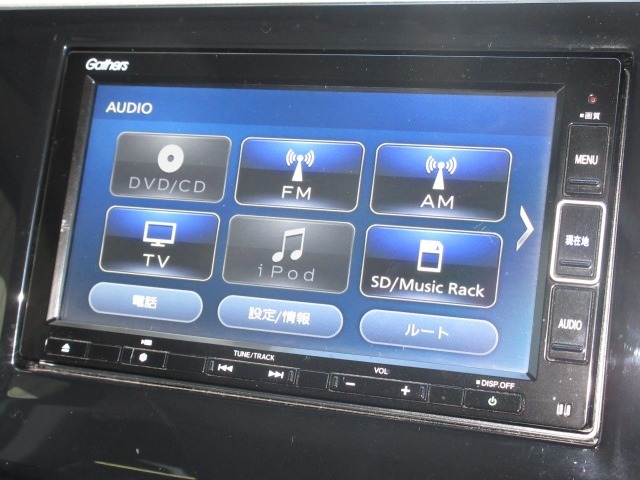 ナビゲーションはギャザズメモリーナビ（VXM-214VFi）を装着しております。AM、FM、CD、DVD再生、Bluetooth、音楽録音再生、フルセグTVがご使用いただけます。