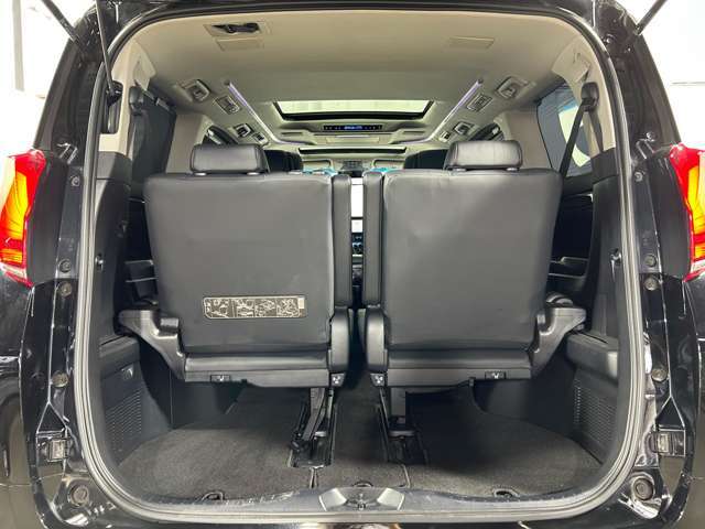 荷台スペース【内装エクステリア】店舗にて現車の確認も頂けますので、お電話で在庫のご確認の上是非ご来店くださいませ！！！【跳ね上げ式/埋め込み式】でスペース確保ができますね！！