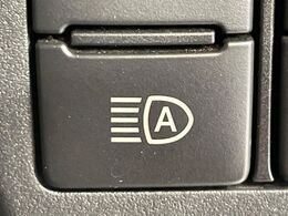 【オートハイビーム】夜間の安全走行に役立つ便利な機能！先行車や対向車を検知し、ハイビームとロービームを切り替えてくれます♪