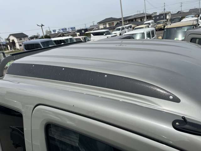 ☆お車についた傷やヘコミ、事故の修理もハヤシにお任せください。自社鈑金工場で修理ができますの安心です☆