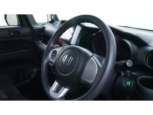 全てが当社で完結します！軽モールは、トータルカーサポート店です。保険屋さんへのお電話や修理、保険更新や車検、めんどうな手続きまで全ておまかせください。