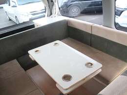 乗車人数：10名　就寝人数：3名　車両サイズは、長さ523cm　幅188cm　高さ228cm。3ナンバーとなります♪