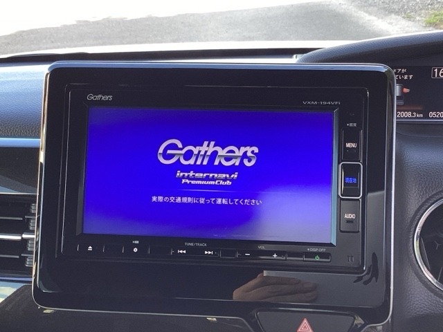 Honda認定中古車 U-Selectは3つの安心をお約束します。■Honda車のプロが整備した安心■第三者機関がチェックした安心■購入後もHondaが保証する安心