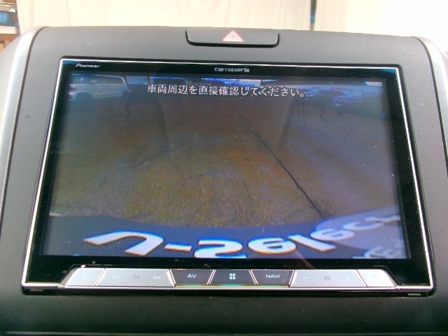 後方確認はバックカメラにお任せ♪後退時に便利で、駐車が楽になります♪