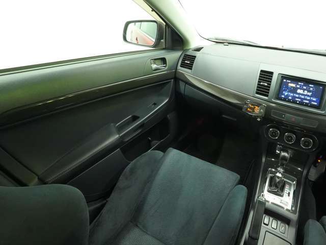 FAINALSPEEDホイール　Defiメーター(ADVANCE　ZD)　アルパイン製ディスプレイオーディオ　純正フロアマット　JADO SMARTミラー型デジタルルームミラー　ブレンボ製ブレーキキャリパー