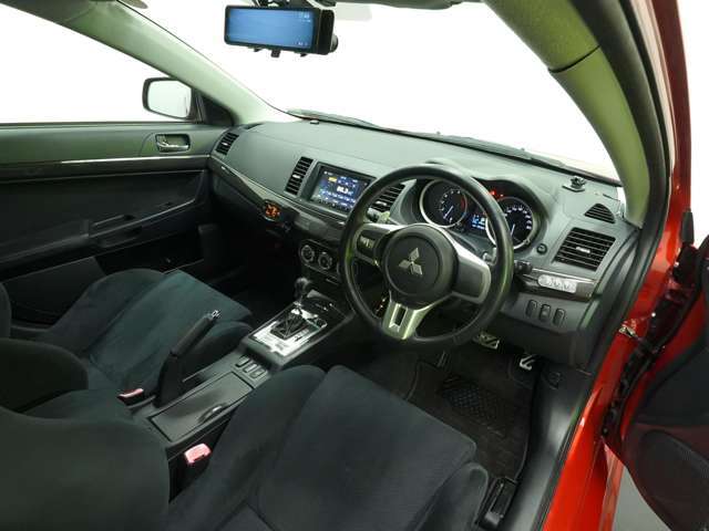 BLITZスプリング　FAINALSPEEDホイール　Defiメーター(ADVANCE　ZD)　アルパイン製ディスプレイオーディオ　純正フロアマット　JADO SMARTミラー型デジタルルームミラー　ブレンボ製ブレーキキャリパー