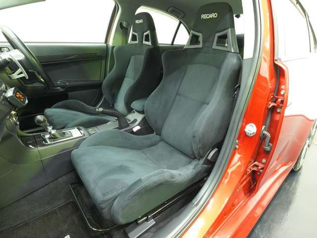 純正フロアマット　JADO SMARTミラー型デジタルルームミラー　ブレンボ製ブレーキキャリパー