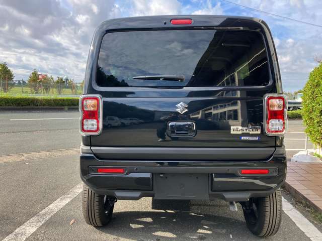 自社認証整備工場も完備しております。急なトラブルでも整備ピットで対応可能です。車検・ご納車後の点検などもお任せ